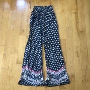 Flowy patterned pants